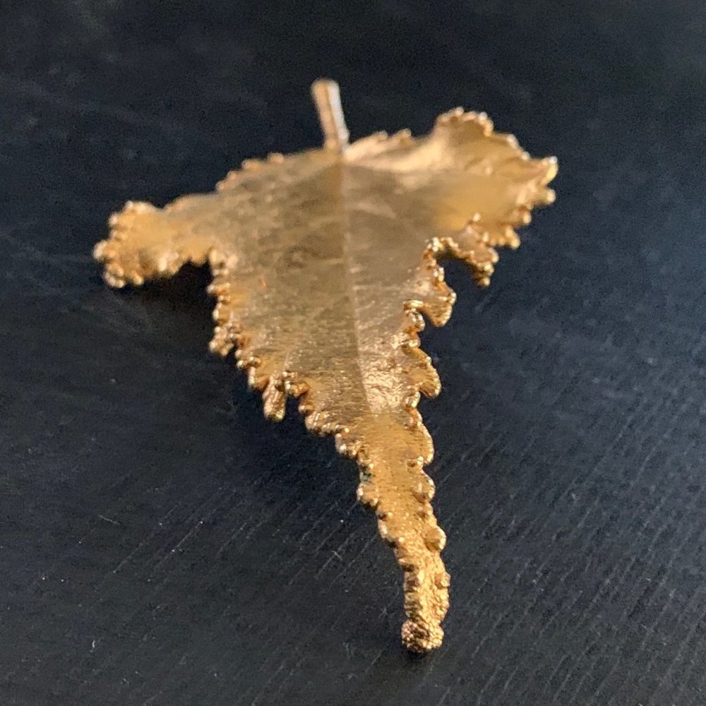 Gold-Dipped Leaf Brooch | 10k - image 7